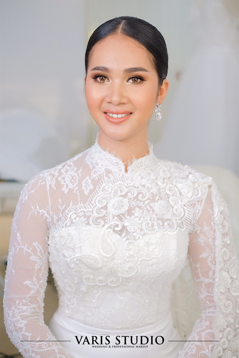 00010T ชุดแต่งงานไทยประยุกต์ สะไบผ้าลูกไม้ฝรั่งเศส สีขาว