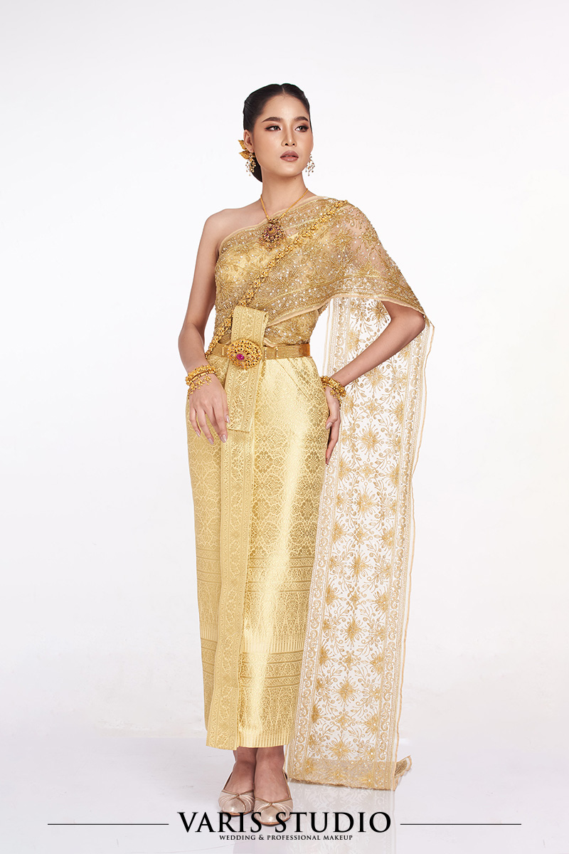 ชุดไทย สำหรับเช่า ชุดไทยจักรีสีทอง ดิ้นทอง สไบปัก