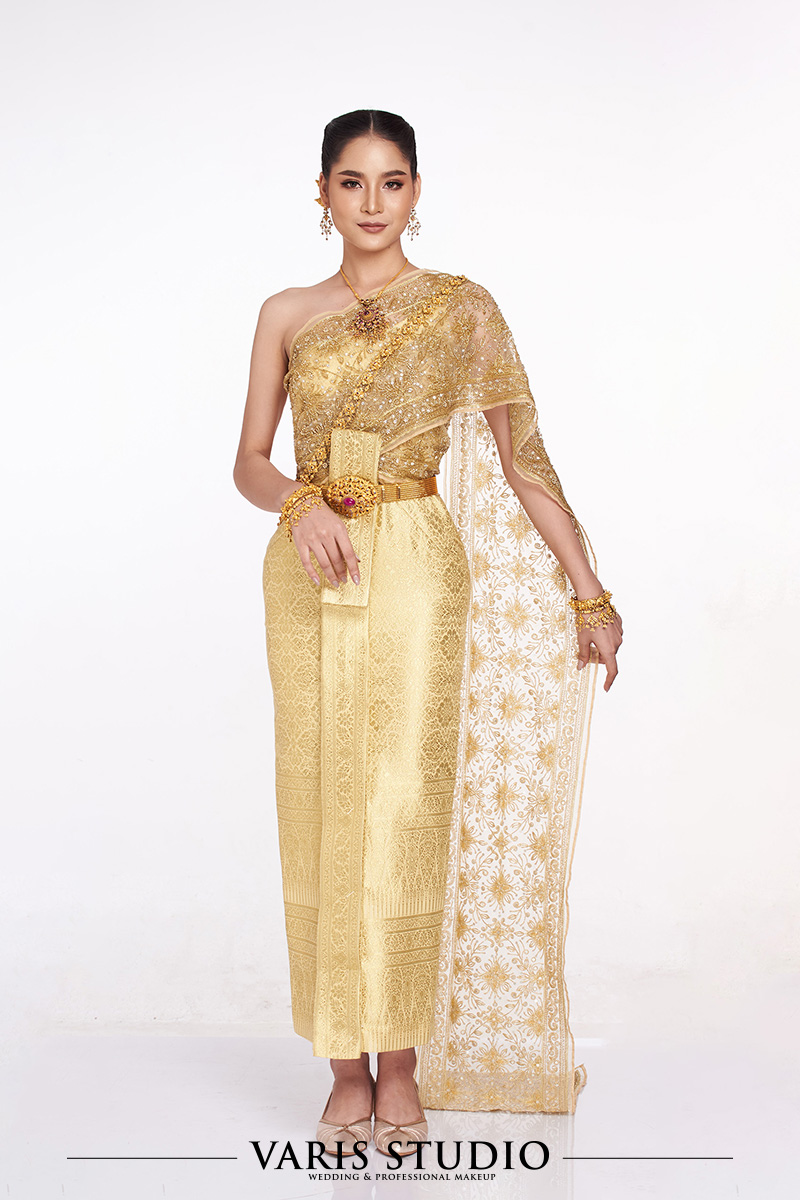 ชุดไทย สำหรับเช่า ชุดไทยจักรีสีทอง ดิ้นทอง สไบปัก