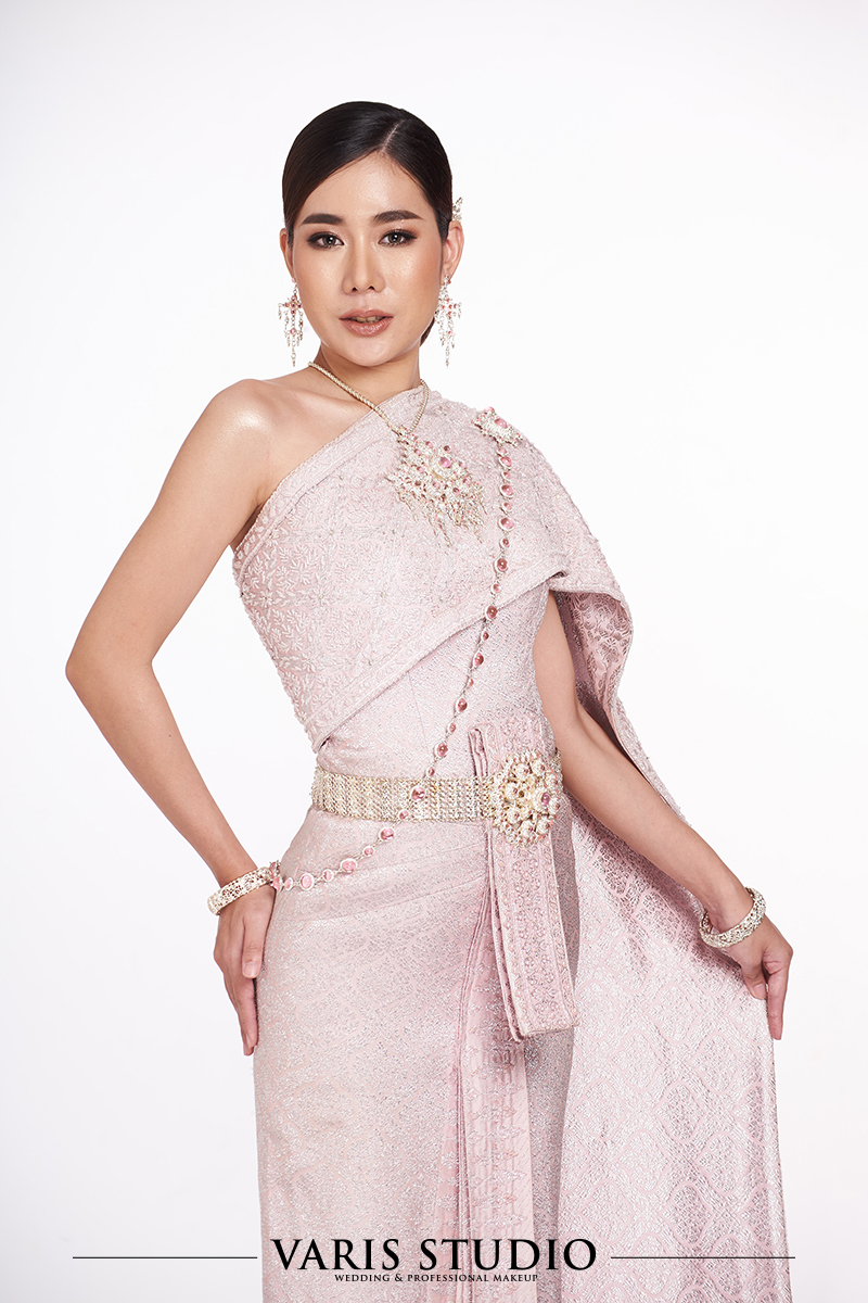 ชุดไทย สำหรับเช่า 00149T ชุดไทยจักรี สีชมพูนม ดิ้นเงิน สไบปัก