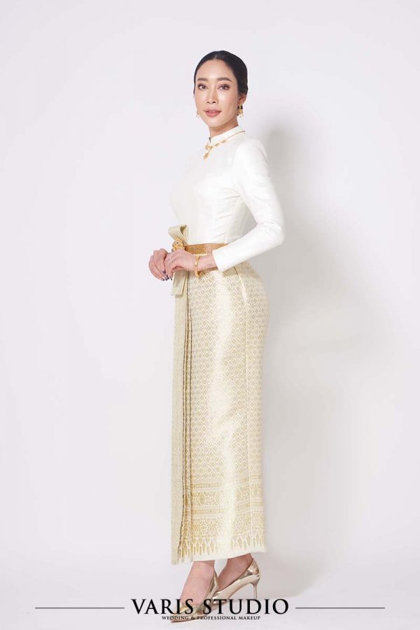 00406T ชุดไทยบรมพิมาน เสื้อผ้าพื้นสีขาวครีม ผ้าถุงสีขาวดิ้นทอง ลายพิกุล